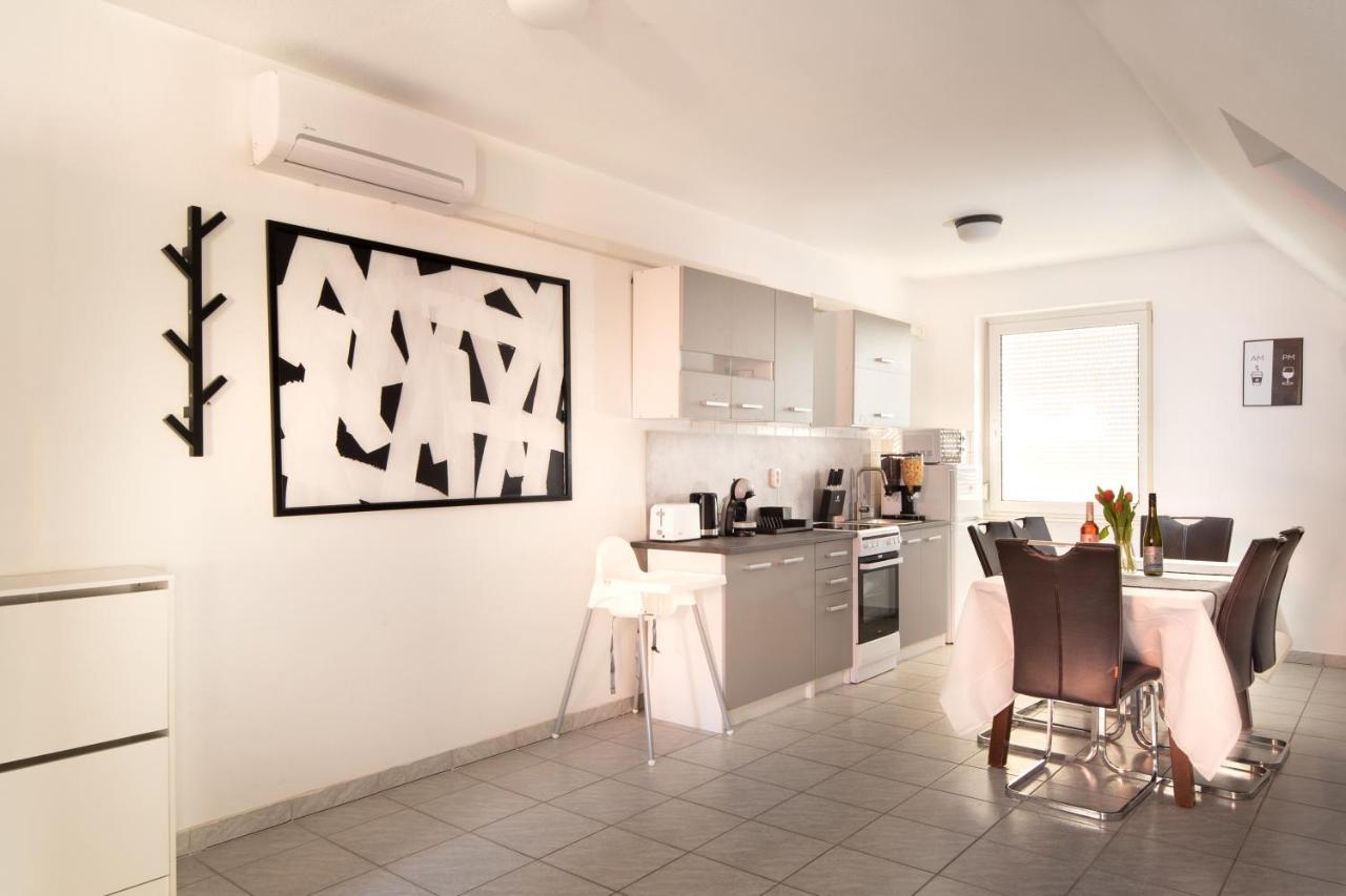Grand Apartmanház Gyenesdiás Esterno foto