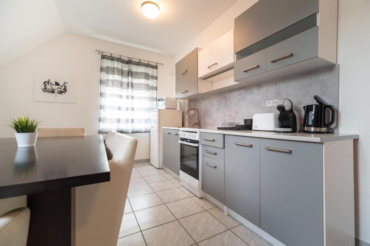Grand Apartmanház Gyenesdiás Esterno foto