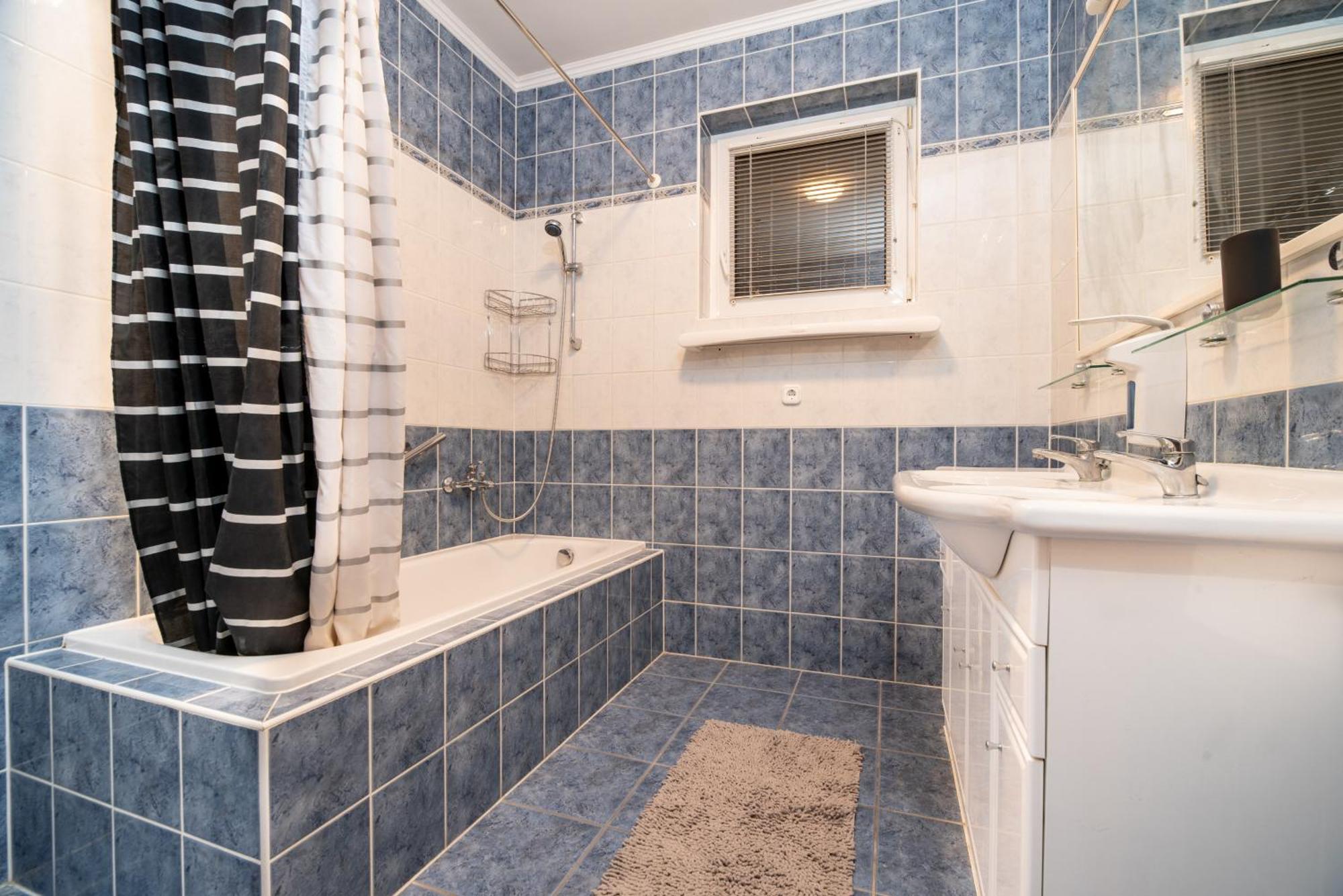Grand Apartmanház Gyenesdiás Esterno foto