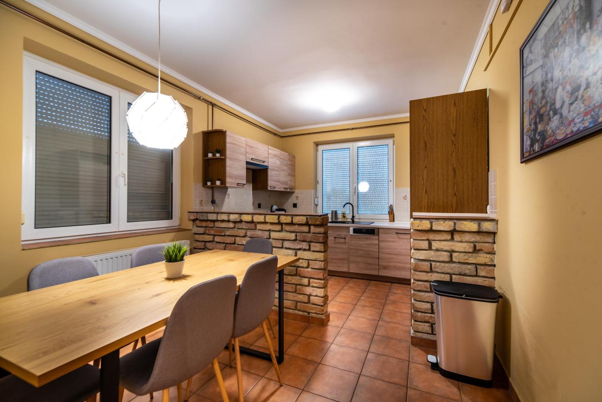 Grand Apartmanház Gyenesdiás Esterno foto