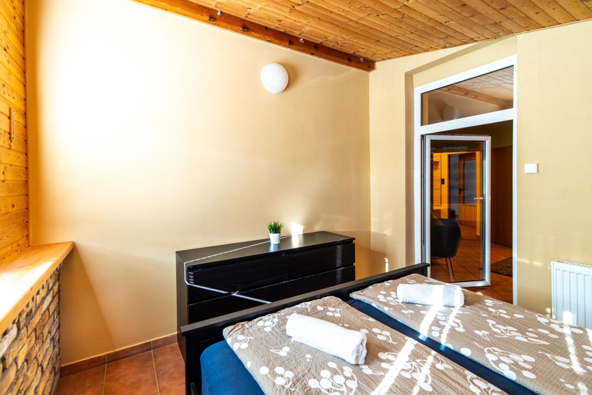 Grand Apartmanház Gyenesdiás Esterno foto